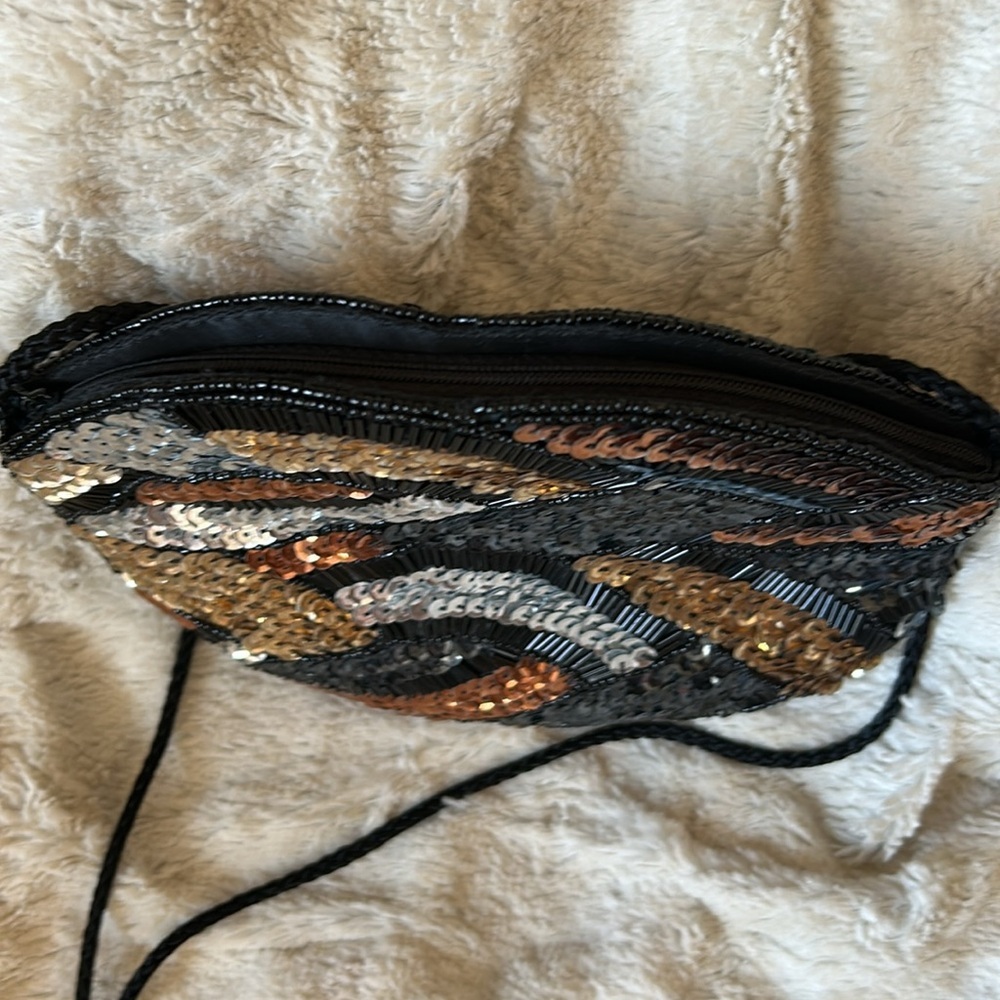 Vintage 1980s Black Beaded sequin evening bag with cord shoulder strap. - Picture 7 of 8